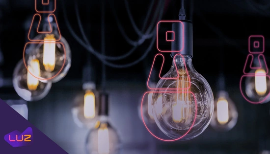 lâmpadas penduradas no teto