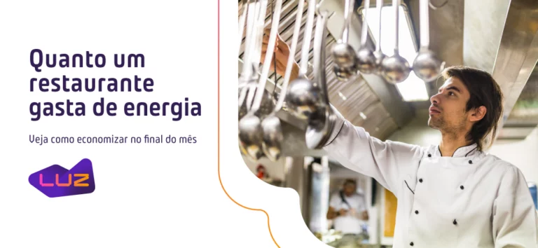 Homem entendendo o consumo de energia de restaurante na prática
